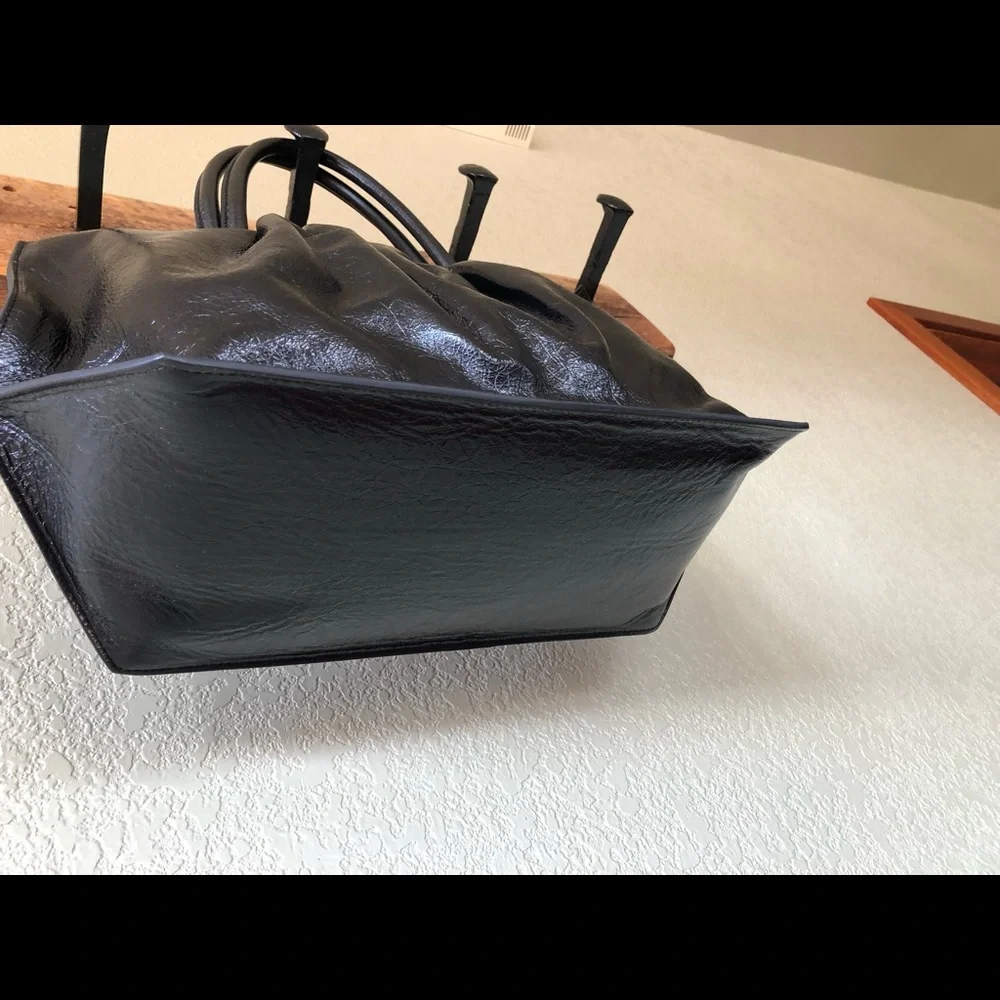 SLOWLINE Pleated Patent Leather Black Shoulder Bag - Picture 4 of 8